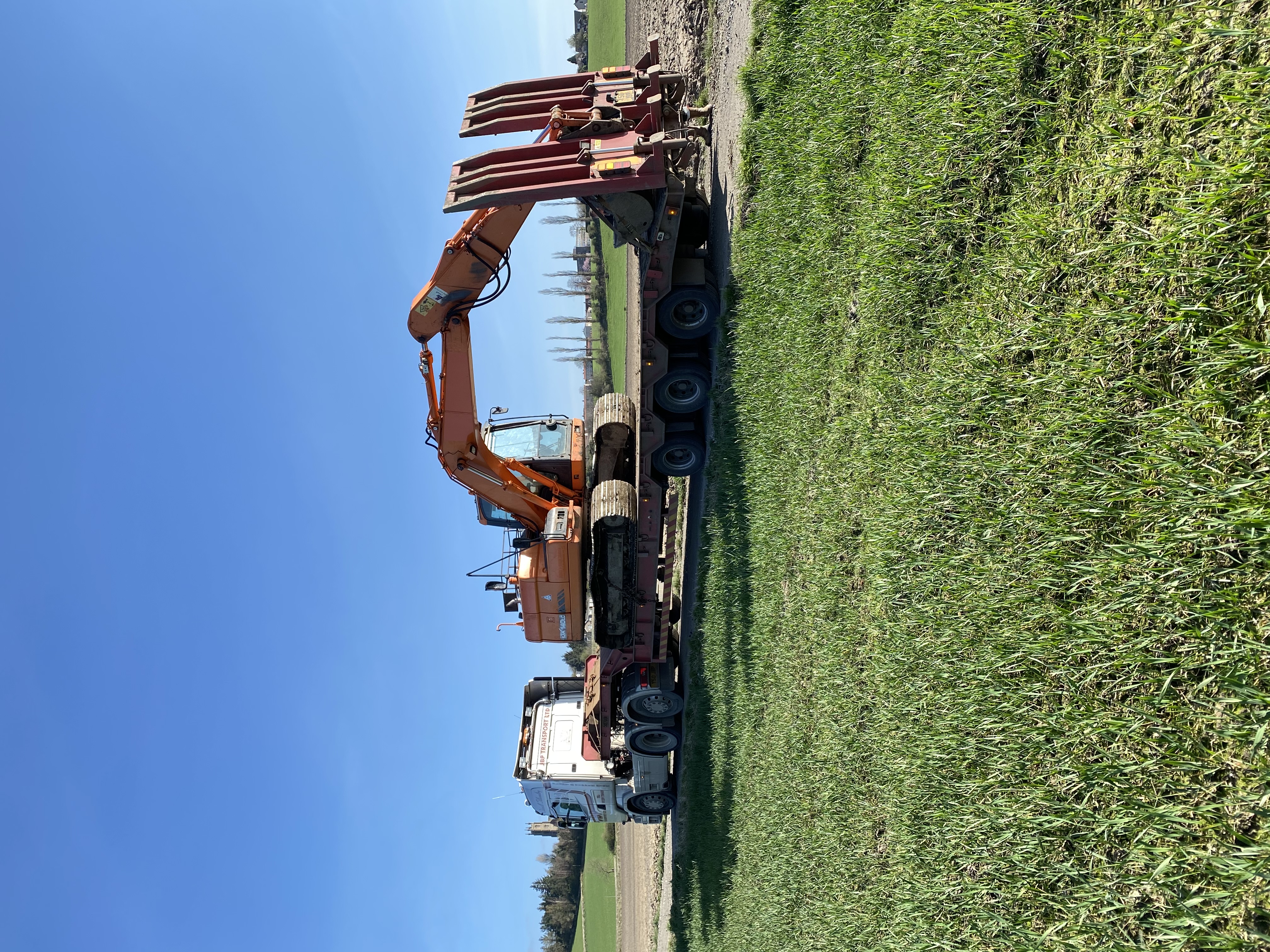 Doosan DX140 logo